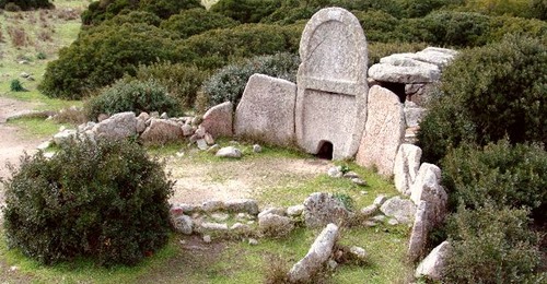 Tomba dei Giganti (Sardegna)